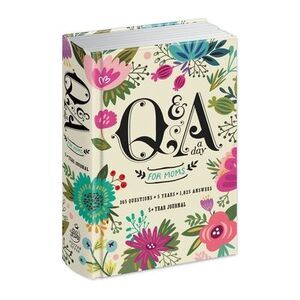 Q&A a Day for Moms: A 5-Year Journal -- Potter Gift